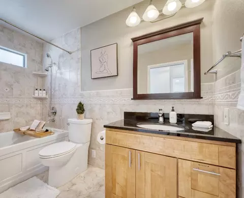 Bath - 425 Farallon Ave, Pacifica, CA 94044 photo 4 of 5