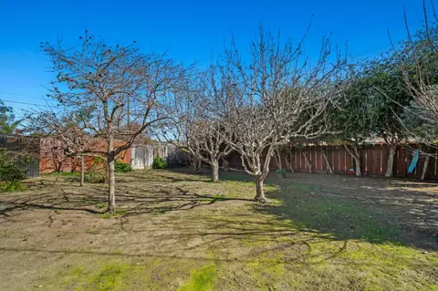 Exterior - 208 Diablo Dr, Salinas, CA 93906 photo 4 of 5