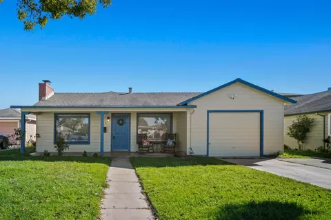 208 Diablo Dr, Salinas, CA 93906