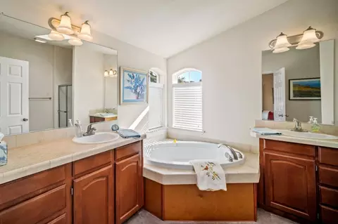 Bath - 225 Dunbarton Rd, Aromas, CA 95004 photo 1 of 5