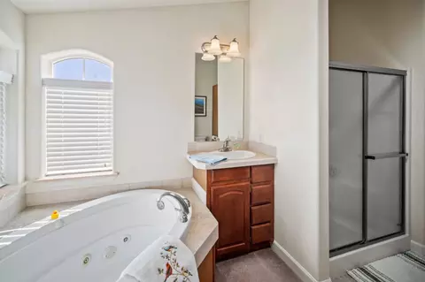 Bath - 225 Dunbarton Rd, Aromas, CA 95004 photo 2 of 5