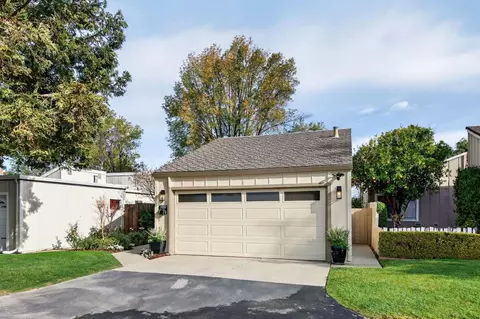 300 Ridgemark Dr, Hollister, CA 95023