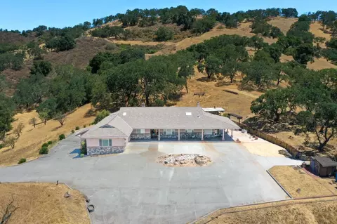 21050 Uvas Rd, Morgan Hill, CA 95037