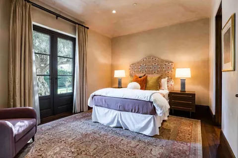 Bedroom - 35 Barry Ln, Atherton, CA 94027 photo 1 of 7