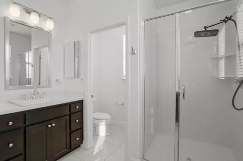 Bath - 5003 3rd Ave, Marina, CA 93933 photo 3 of 6