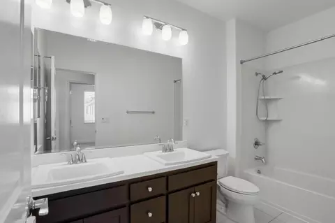 Bath - 5003 3rd Ave, Marina, CA 93933 photo 5 of 6