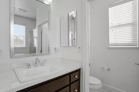 Bath - 5003 3rd Ave, Marina, CA 93933 photo 4 of 6