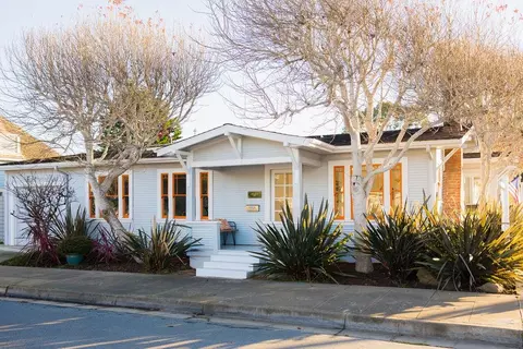 791 Spruce Ave, Pacific Grove, CA 93950