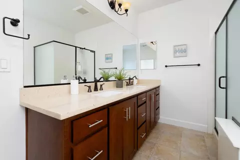 Bath - 1864 Lee Way, Milpitas, CA 95035 photo 5 of 5
