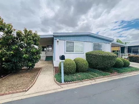 2240 Apt 38 Golden Oak Ln 38, Merced, CA 95341