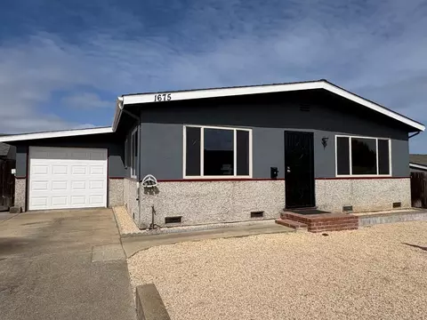 1675 Luxton St, Seaside, CA 93955