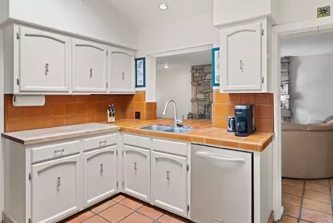 Kitchen - 0 2nd Ave 2 Ne Of Casanova St, Carmel, CA 93923 photo 1 of 2