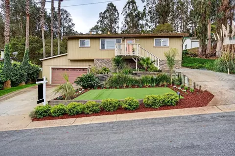 6870 Lakeview Dr, Salinas, CA 93907