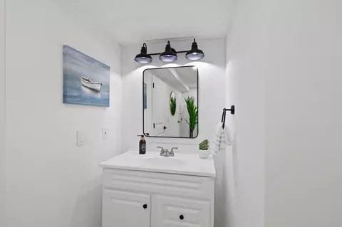 Bath - 273 Rio Del Mar Blvd, Aptos, CA 95003 photo 1 of 4