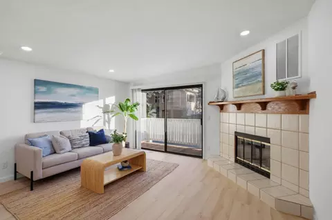 Living - 273 Rio Del Mar Blvd, Aptos, CA 95003 photo 2 of 4