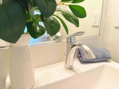 Bath - 861 Garden St, Milpitas, CA 95035 photo 2 of 8