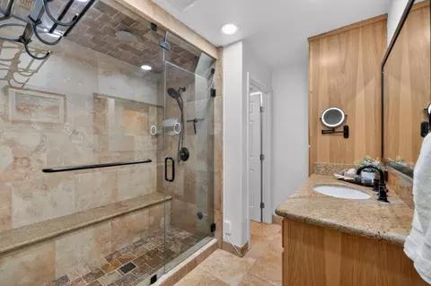 Bath - 7100 Potomac Pl, Gilroy, CA 95020 photo 2 of 5