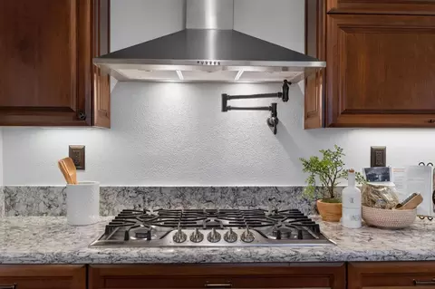 Kitchen - 7100 Potomac Pl, Gilroy, CA 95020 photo 2 of 5