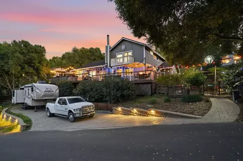 17200 Holiday Dr, Morgan Hill, CA 95037