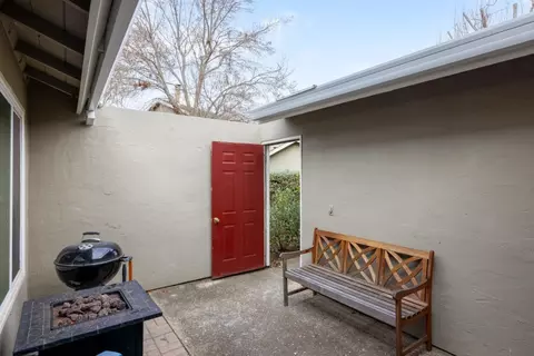 Exterior - 19223 Creekside Ln, Salinas, CA 93908 photo 2 of 9