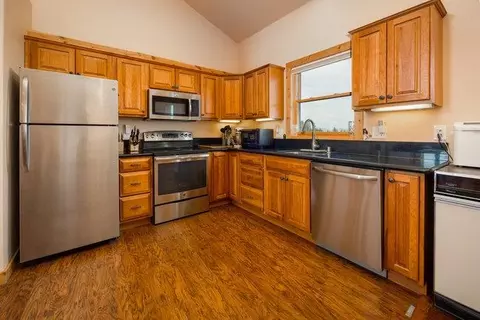 Kitchen - 2081 Ponderosa Way, Murphys, CA 95247 photo 6 of 7