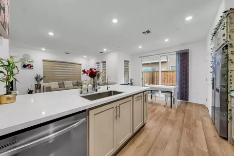 Kitchen - 122 W Riverside Pl, Tracy, CA 95391 photo 2 of 3