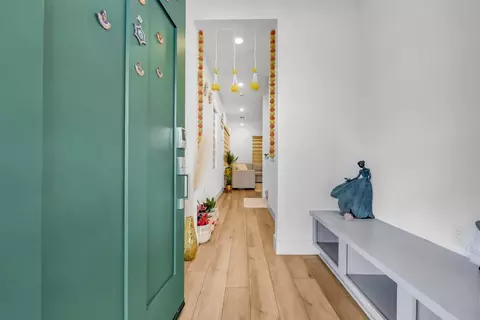 Entry Way - 122 W Riverside Pl, Tracy, CA 95391 photo 1 of 8