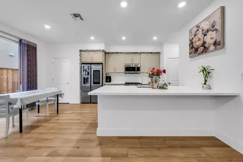 Other - 122 W Riverside Pl, Tracy, CA 95391 photo 3 of 9