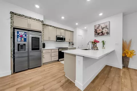 Kitchen - 122 W Riverside Pl, Tracy, CA 95391 photo 1 of 3
