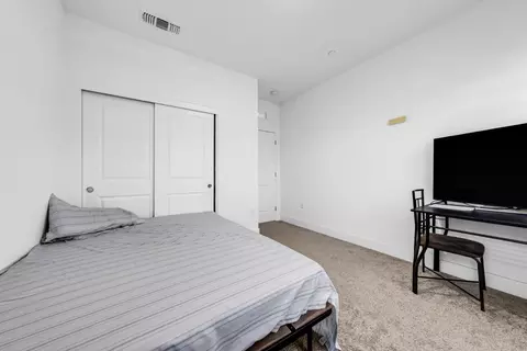Bedroom - 122 W Riverside Pl, Tracy, CA 95391 photo 5 of 8
