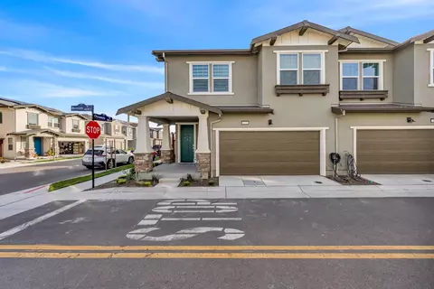 122 W Riverside Pl, Tracy, CA 95391