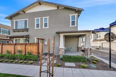 Exterior - 122 W Riverside Pl, Tracy, CA 95391 photo 3 of 9