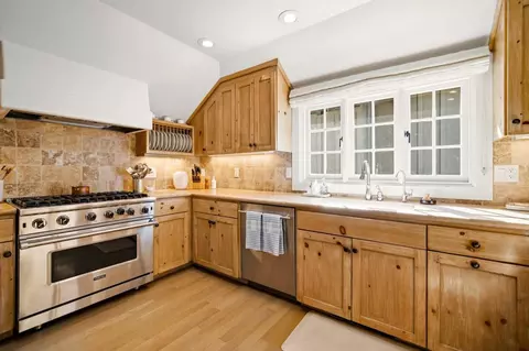 Kitchen - 0 Monte Verde 4ne 4th St, Carmel, CA 93921 photo 2 of 3