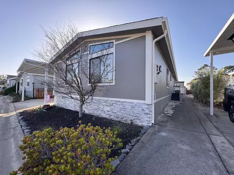 33 Sailfish Ct 33, Half Moon Bay, CA 94019
