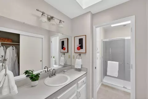 Bath - 3015 Arlington Dr, Aptos, CA 95003 photo 2 of 3
