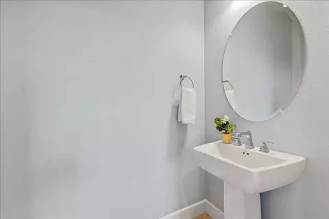 Bath - 2943 Abrams Dr, Marina, CA 93933 photo 1 of 3