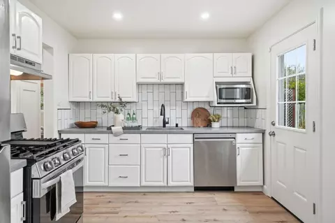 Kitchen - 824 Arguello Blvd, Pacifica, CA 94044 photo 1 of 3