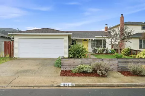 Exterior - 824 Arguello Blvd, Pacifica, CA 94044 photo 1 of 10