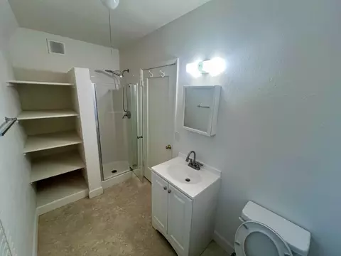 Bath - 160 Monterey Ave, Pacific Grove, CA 93950 photo 2 of 5