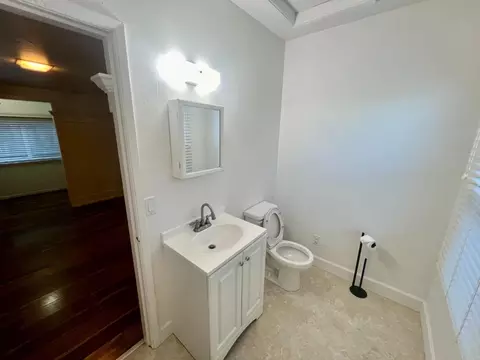 Bath - 160 Monterey Ave, Pacific Grove, CA 93950 photo 1 of 5