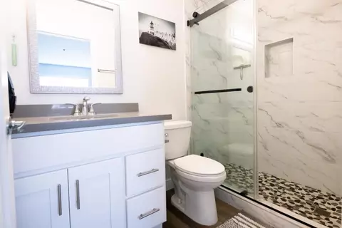 Bath - 103 Mangano Cir, Encinitas, CA 92024 photo 2 of 2