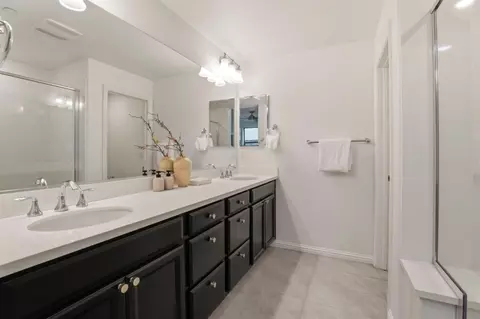 Bath - 6816 Vector Ct, San Jose, CA 95119 photo 1 of 3