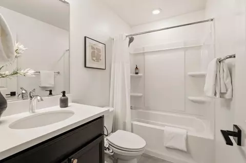 Bath - 6816 Vector Ct, San Jose, CA 95119 photo 2 of 3