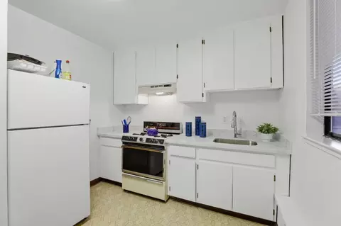 Kitchen - 1610 Calabrese Way, Gilroy, CA 95020 photo 6 of 7