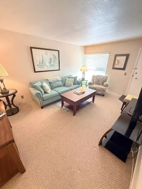 500 Glenwood 113, Monterey, CA 93940