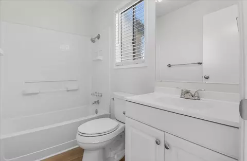 Bath - 1520 Ebro Cir, Salinas, CA 93906 photo 2 of 2