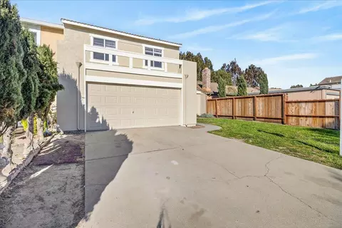 1520 Ebro Cir, Salinas, CA 93906
