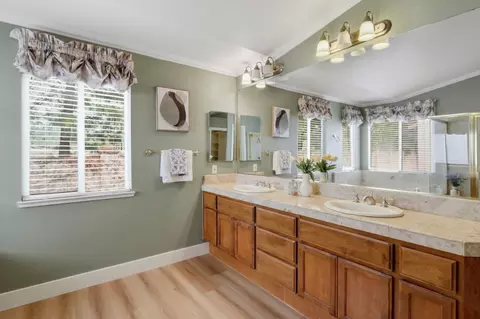 Bath - 808 Cameron Cir, Milpitas, CA 95035 photo 3 of 4