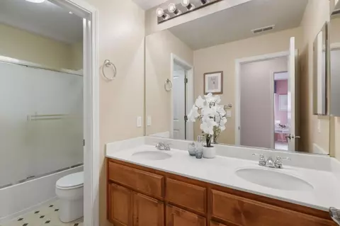Bath - 808 Cameron Cir, Milpitas, CA 95035 photo 4 of 4