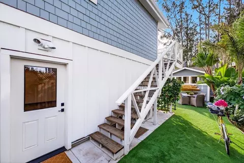 Exterior - 318 Park Ave, Capitola, CA 95010 photo 7 of 9